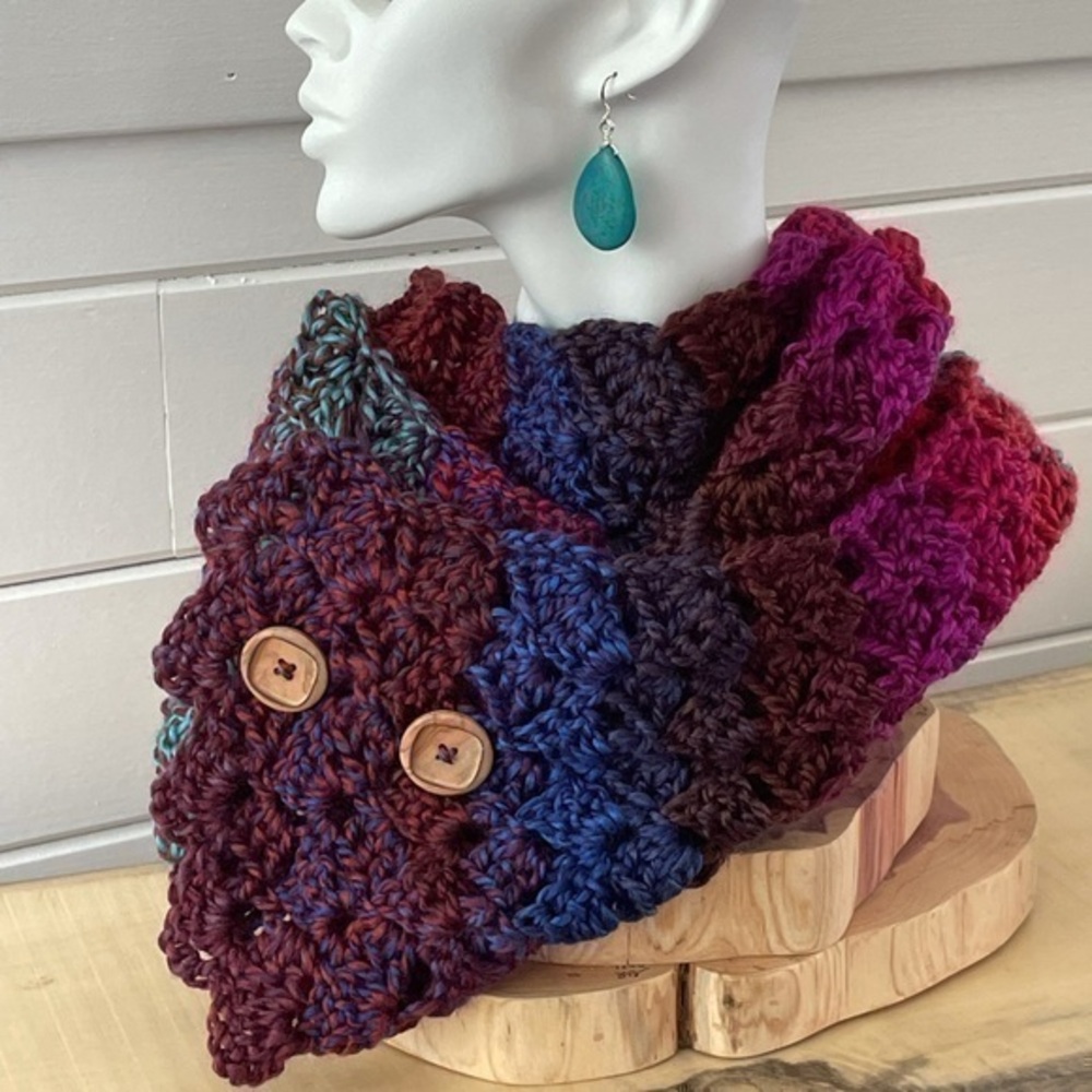 Handmade Soft Button Chunky Crochet Infinity Statement Scarf Marbled Gemstone